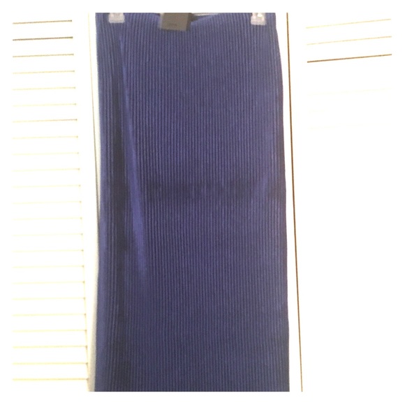 BNWT X REVOLVE AVERY SKIRT IN COBALT
NBD - Picture 4 of 8